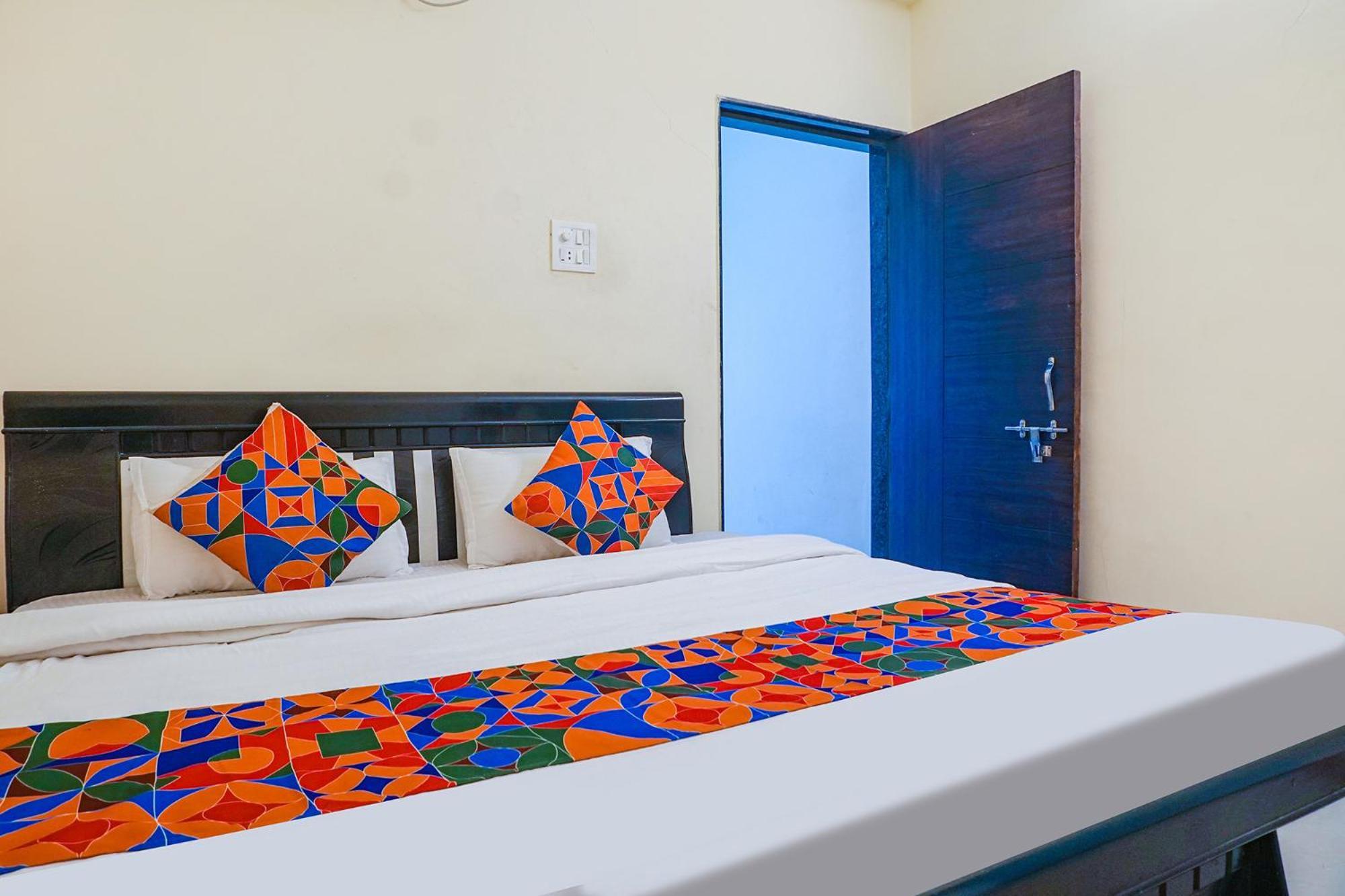 Fabexpress Vaishnav Inn Talegaon Dabhade Kültér fotó