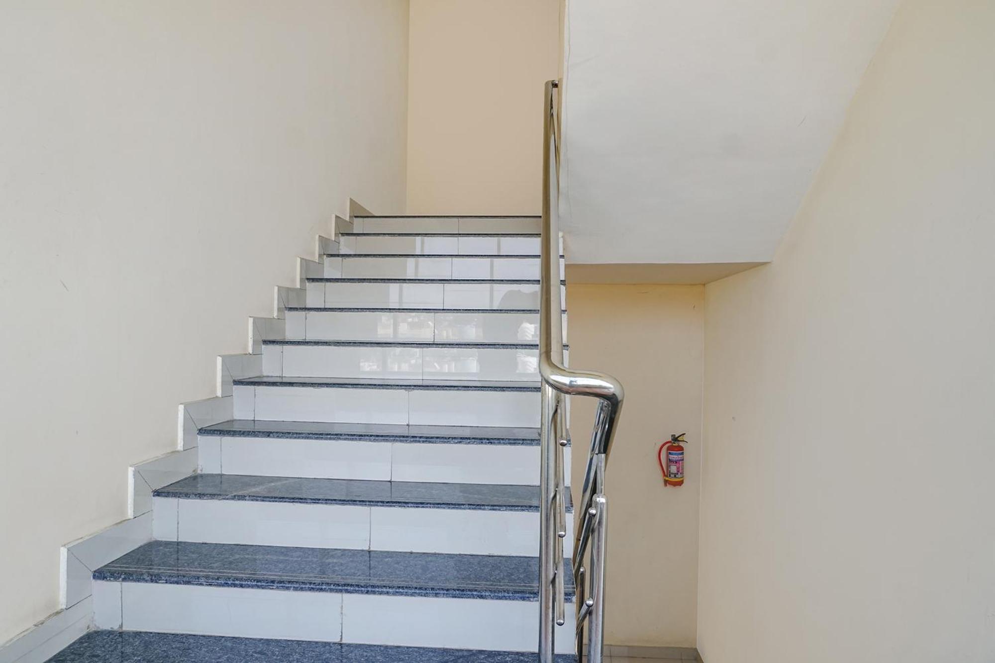 Fabexpress Vaishnav Inn Talegaon Dabhade Kültér fotó
