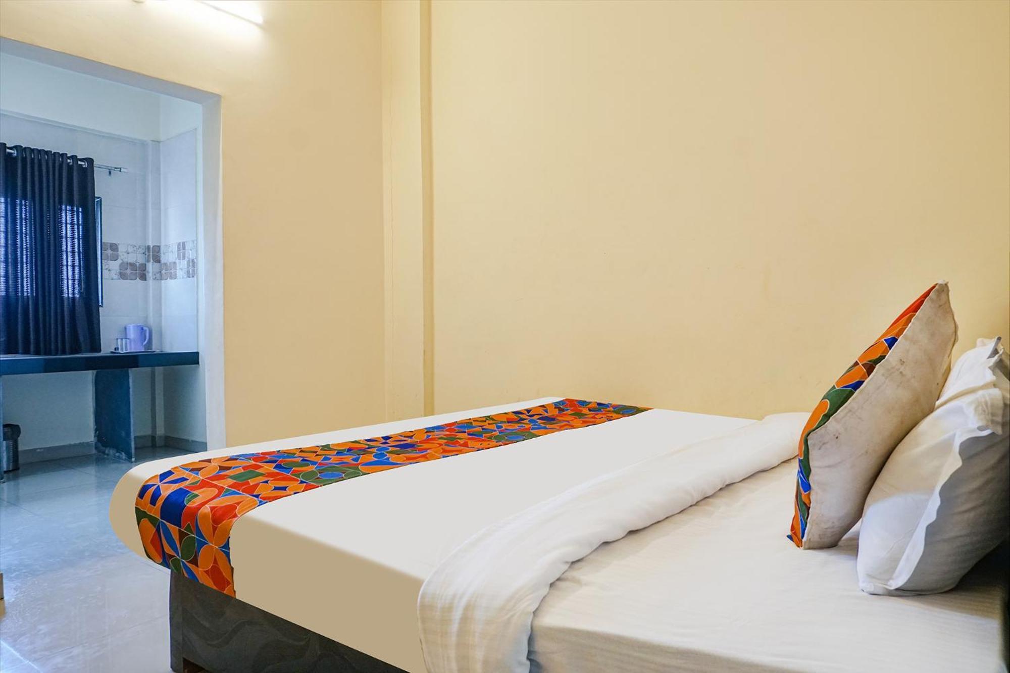 Fabexpress Vaishnav Inn Talegaon Dabhade Kültér fotó