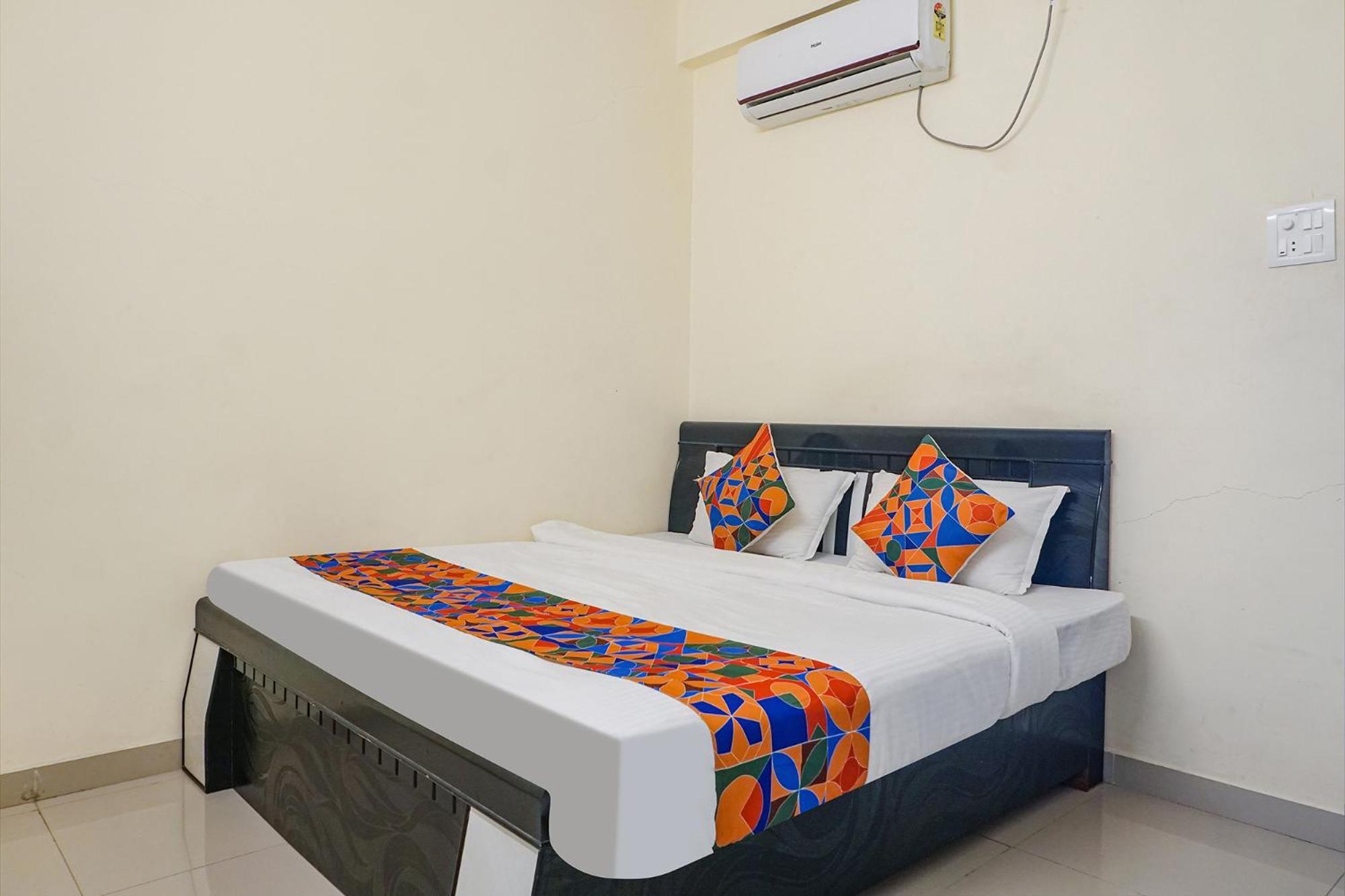 Fabexpress Vaishnav Inn Talegaon Dabhade Kültér fotó